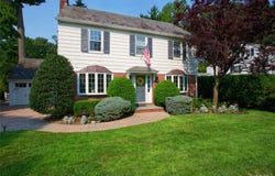 69 Eakins Road, Manhasset, NY 11030