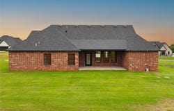11480 Skyline View, Guthrie, OK 73044