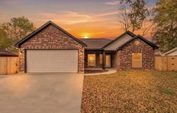 37 W Harding Cir, Orange, TX 77630