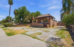 523 E 11th Street, Hanford, CA 93230
