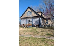 403 S Adams Street, Nevada, MO 64772