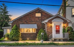 625 E MAIN Street, HEGINS, PA 17938