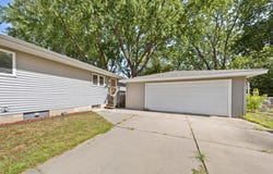 4242 Limestone Drive, Eagan, MN 55122