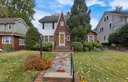 14 Laurel Ave, Clifton City, NJ 07012-1217