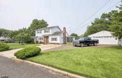 11 Queens Ln, Hammonton, NJ 08037
