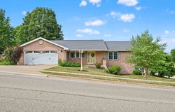 6183 Forest Hills Drive, Dubuque, IA 52002