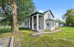 201 6th Avenue, Tawas City, MI 48763