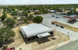 211 W First St (HWY 287), Claude, TX 79019