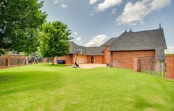 3112 Falcon Crest Dr, Enid, OK