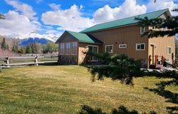 4239 Summit Dr, Mackay, ID 83251