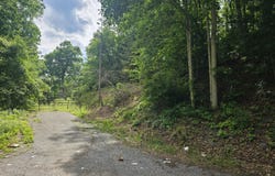 Indian Creek Road, Wise, VA 24293
