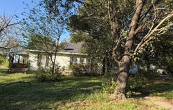16100 Elk RD, Chanute, KS 66720