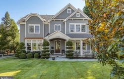 10205 FARNHAM Drive, BETHESDA, MD 20814