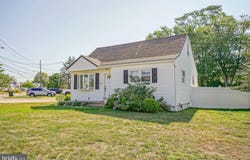 512 E CHURCH Street, BLACKWOOD, NJ 08012