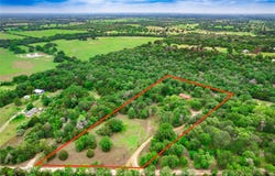 222 Indiana Rd, Lockhart, TX 78644