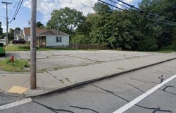 Diamond Hill Road, Woonsocket, RI 02895