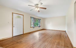 306 4th St, Gladbrook, IA 50635