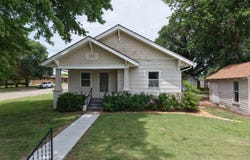 1022 W 5th St, Beloit, KS 67420