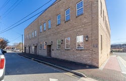 9 Stewart St, Franklin, NC 28734