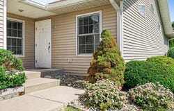 5530 Ivy Path, Stevensville, MI 49127