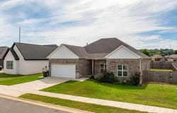2315 Bridgegate Dr, Conway, AR 72034