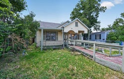 708 Booth St, Taylor, TX 76574