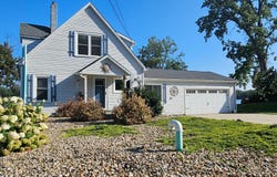 227 Lakeview Drive, Walkerton, IN 46574