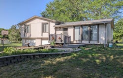 121 Dayton Ln, Tabor, SD 57063