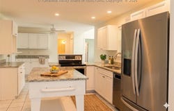 1042 Marina Drive, Hurricane, WV 25526