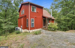 204 TOBOGGAN HILL Trail, HEDGESVILLE, WV 25427