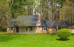 820 N 350 E, Valparaiso, IN 46383