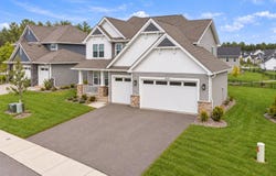 4043 Heath Lane N, Oakdale, MN 55128
