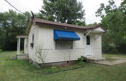 526 S Walnut Street, Marshfield, MO 65706