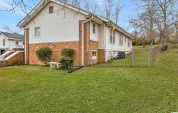 2046 E LAKE BOULEVARD, TARRANT, AL 35217