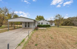 328 Creekview Meadows Drive, Springtown, TX 76082