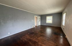 313 N Haynes Avenue, Centerville, IA 52544