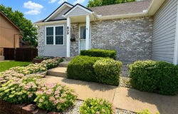 809 SW Graystone Drive, Grain Valley, MO 64029