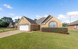 126 Boulder Creek, Smiths Station, AL 36877