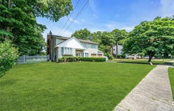 23 Carpenter Lane, Hauppauge, NY 11788