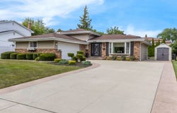 17W544 Sutton Place, Darien, IL 60561