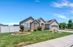 193 E SANTA FE Dr, Springville, UT 84663