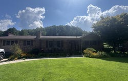 748 Lakeside Drive, Jackson, KY 41339