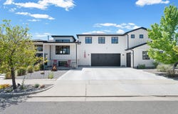 1040 E LARKSPUR Dr, Sandy, UT 84094