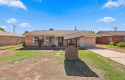 2809 W LAWRENCE Road, Phoenix, AZ 85017