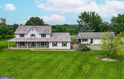 829 GEORGETOWN Road, NAZARETH, PA 18064