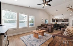 2402 Day Dr, Fruitland, ID 83619