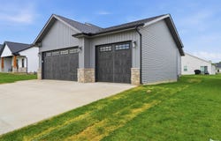 1315 W HILLCREST Drive, Chillicothe, IL 61523