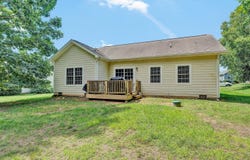 1103 Joffrey Dr, Huddleston, VA 24104