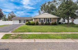 28 GIMBLE Lane, WILLINGBORO, NJ 08046