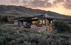 5585 E HIGHLAND VIEW Ct, Eden, UT 84310